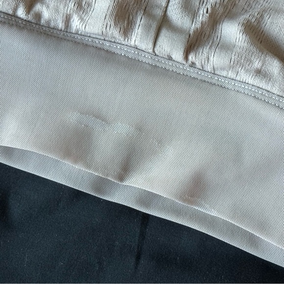 alo yoga aria bra - Picture 9 of 9